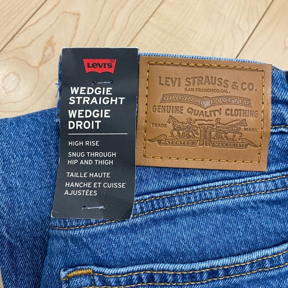 NWT Levi’s wedgie straight jean - Picture 3 of 5
